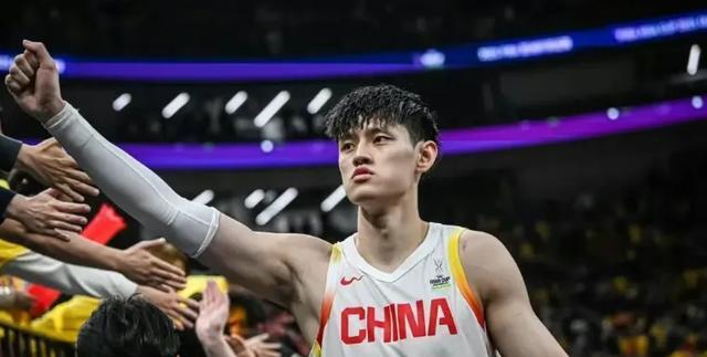 赛前体能课后；布鲁克林篮网队长鼓劲备战CBA季后赛；气氛紧张；资深球员宣示担当的简单介绍Kaiyun Sports